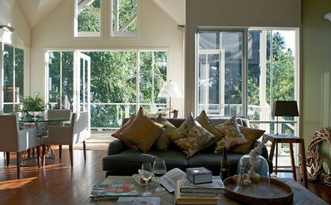 Lake House - Surfers Gold Coast 6