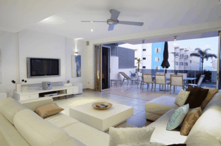 Alex Beach House - Surfers Gold Coast 2