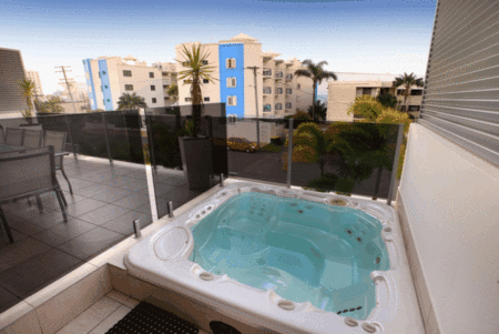 Alex Beach House - Surfers Gold Coast 3