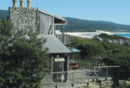 Aurora beach cottage - Surfers Gold Coast