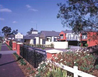 Berry Village Boutique Motel - Surfers Gold Coast 2