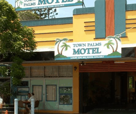 Town Palms Motel - Surfers Gold Coast