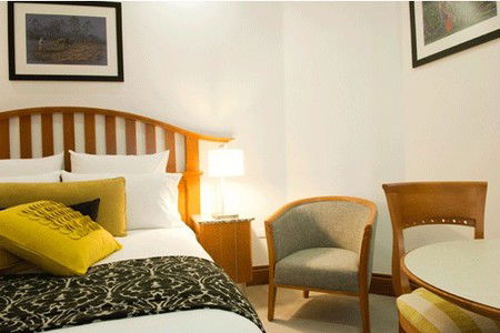 The Inchcolm Hotel - Surfers Gold Coast 0