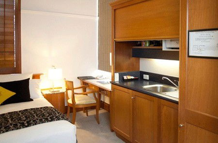 The Inchcolm Hotel - Surfers Gold Coast 2
