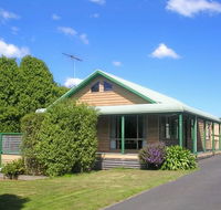 Black Dolphin Seaside Cottage - Surfers Gold Coast