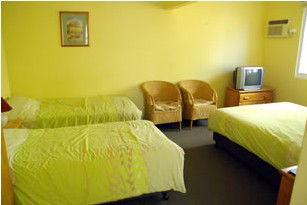 Dorchester Inn - Surfers Gold Coast 4