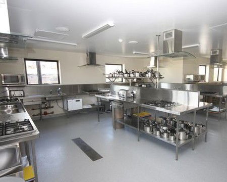 Brisbane City YHA - Surfers Gold Coast 3