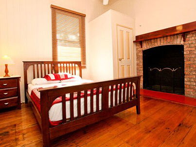 Bowen Terrace Accommodation  - Surfers Gold Coast 2