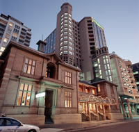 Carlton Crest Hotel - Surfers Gold Coast