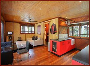 Absolute Beachfront Bamboo Hideaway - Surfers Gold Coast 0