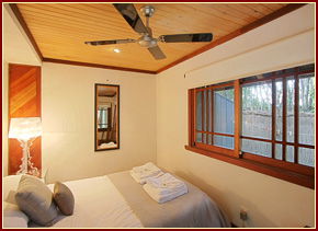 Absolute Beachfront Bamboo Hideaway - Surfers Gold Coast 3