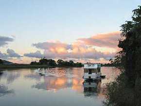 Tweed River House Boats - Surfers Gold Coast 1