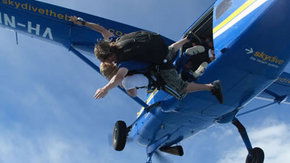 Skydive The Beach - Surfers Gold Coast 1