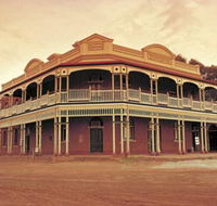 State Hotel - Surfers Gold Coast