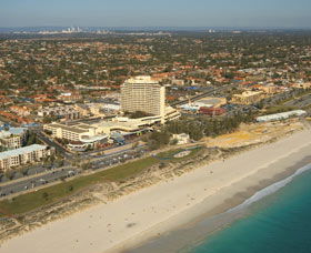 Scarborough Beach - Surfers Gold Coast 0