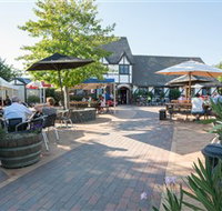 George Harcourt Inn - Surfers Gold Coast