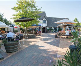 George Harcourt Inn - Surfers Gold Coast 0