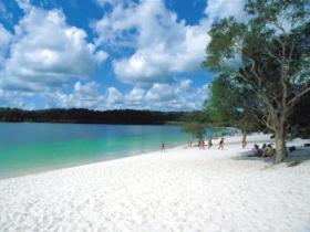 Lake McKenzie - Surfers Gold Coast 0