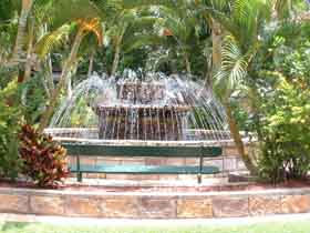 Bauer And Wiles Memorial Fountain - Surfers Gold Coast 0