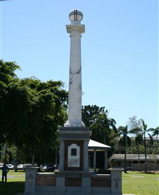 World War I Memorial Cenotaph And Jubilee Park - Surfers Gold Coast 0