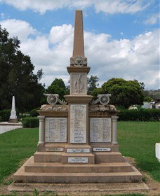 Boer War Memorial And Park - Surfers Gold Coast 0