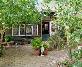Gumnut Hideaway Gallery - Surfers Gold Coast 0