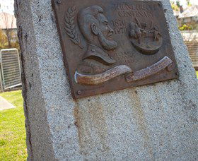 Thunderbolt's Statue And Constable Walker Memorial - Surfers Gold Coast 0