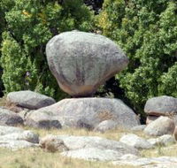 Balancing Rock - Surfers Gold Coast