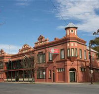 Culcairn Hotel - Surfers Gold Coast