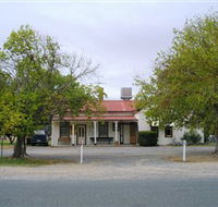 Round Hill Hotel - Surfers Gold Coast