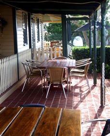 The Famous Tinonee Cafe And Gift Shop - Surfers Gold Coast 2