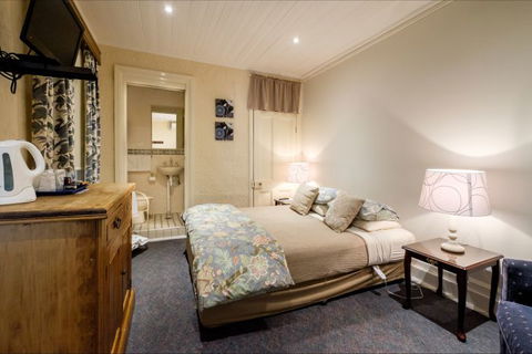 Peel Inn Nundle - Surfers Gold Coast 1