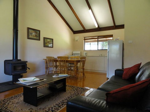 Tinglewood Cabins - Surfers Gold Coast 1