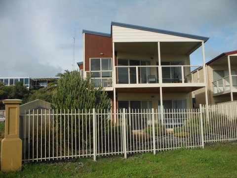 Tigh Na Mara - Surfers Gold Coast 1
