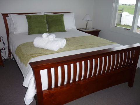 Calgary Accommodation & Killara Accommodation - Surfers Gold Coast 0