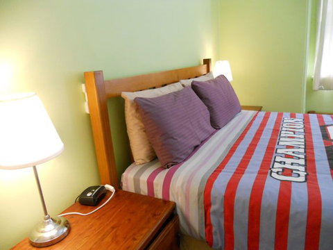 Chatswood Inn - Surfers Gold Coast 0