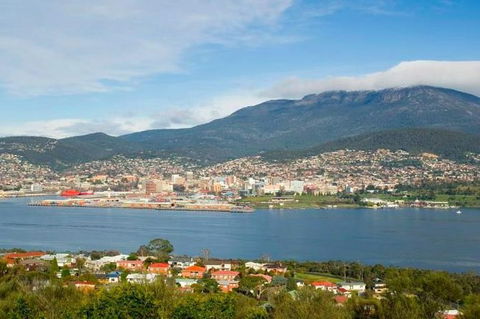 Hobart Shore Excursion: Scenic Highlights Tour - Surfers Gold Coast 0