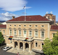 2-Hour Small-Group Walking Tour of Hobart - Surfers Gold Coast