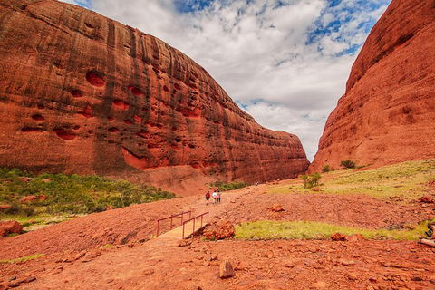 Kata Tjuta Sunrise And Valley Of The Winds Half-Day Trip - Surfers Gold Coast 10