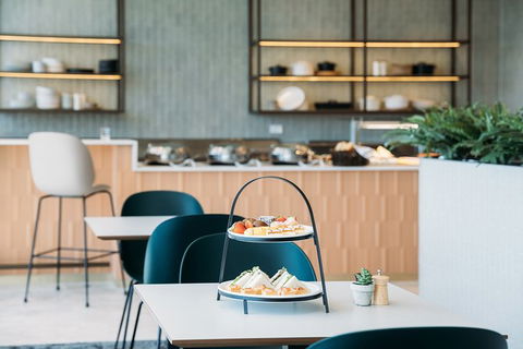 Sydney Airport Plaza Premium Lounge - Surfers Gold Coast 5