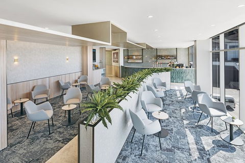 Sydney Airport Plaza Premium Lounge - Surfers Gold Coast 1