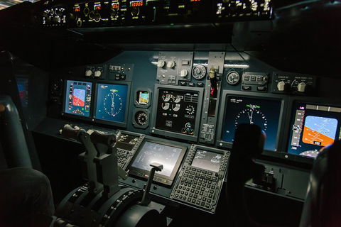 Airliner-737 - 60 MINS - Flight Simulator Experience - Surfers Gold Coast 1