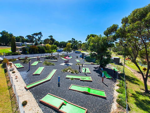 Naracoorte Mini Golf - Surfers Gold Coast 1