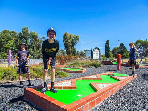 Naracoorte Mini Golf - Surfers Gold Coast 2