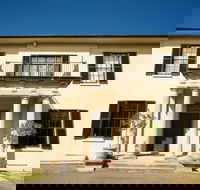 Wivenhoe House - Surfers Gold Coast