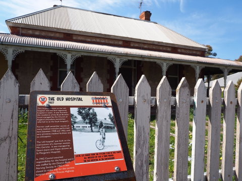 Tailem Bend Historic Rail Trail - Surfers Gold Coast 2