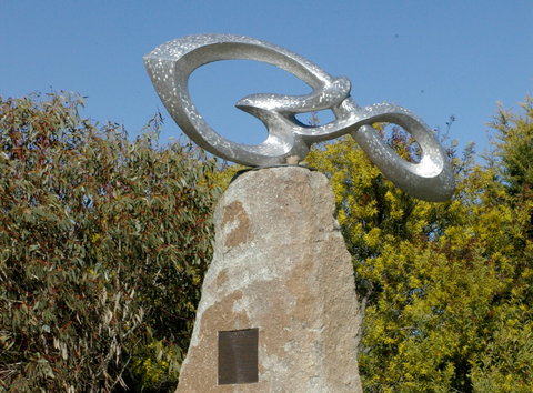 The Glen And Southern Cross Constellation Sculptures - Surfers Gold Coast 0