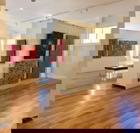 Yaama Ganu Gallery Moree - Surfers Gold Coast