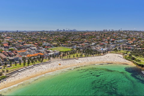 Coogee Beach - Surfers Gold Coast 0