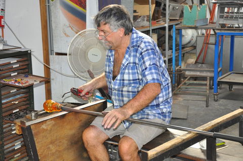 Eamonn Vereker Glass Studio And Gallery - Surfers Gold Coast 0